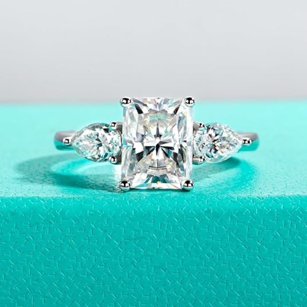 4.008cttw Radiant Cut Moissanite Ring D Color Vvs1 925 Silver Side Stone